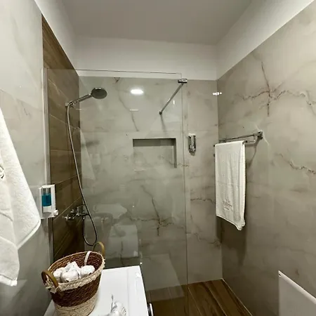 דירה Soleis Shkoze (Tirana)