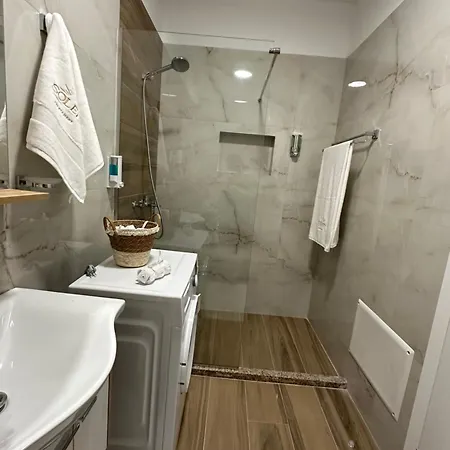 Soleis * Shkoze (Tirana)